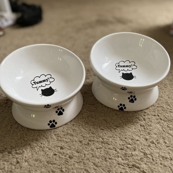 Cat food bowls - Picture 1 of 3